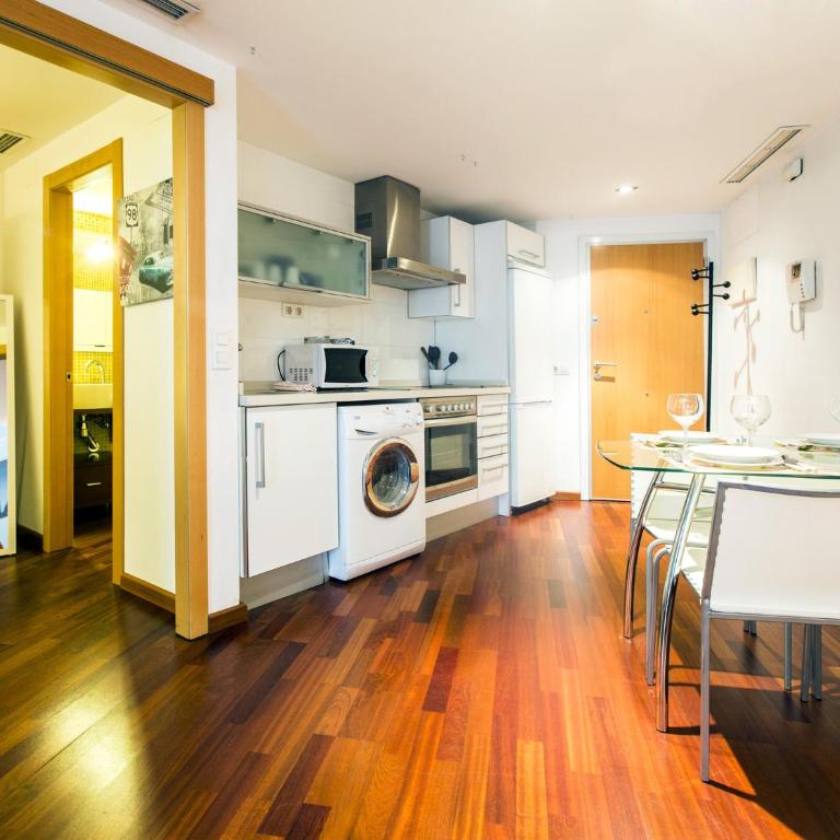 Total Valencia (Leisure & Culture) - Two-Bedroom Duplex - Carrer Trànsits 6 - 12