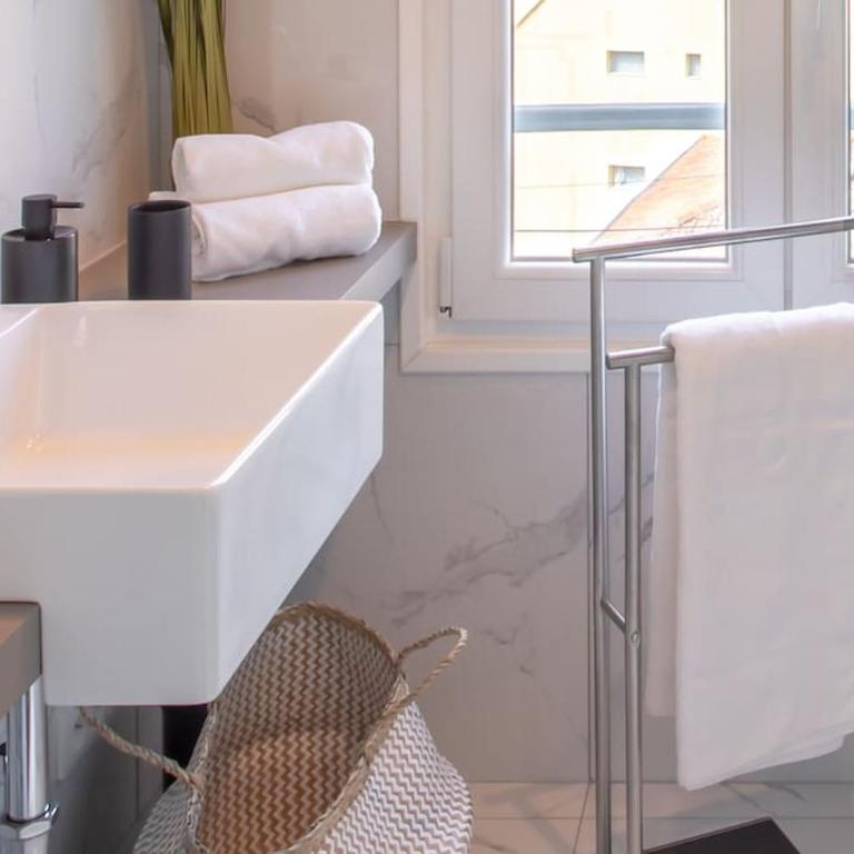 #24 Staywizus - Marie-Claire Suite Sea view balcony AC 5min port - Appartement 2 Chambres - 22
