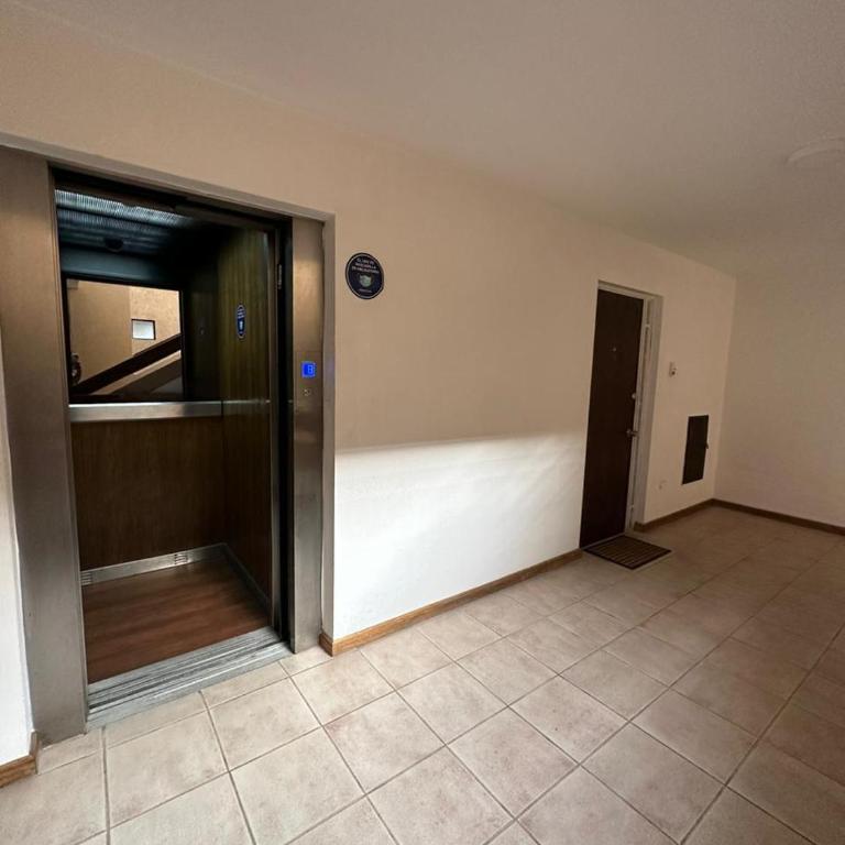 Departamento cerca de la playa y estacionamiento. - Three-Bedroom Apartment - 14