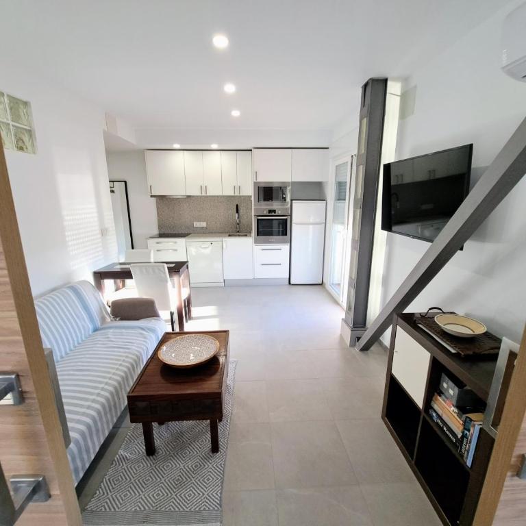 Alicante Skylights Apartments - 1-BR-Apartment (28th floor with Sea View) - 5