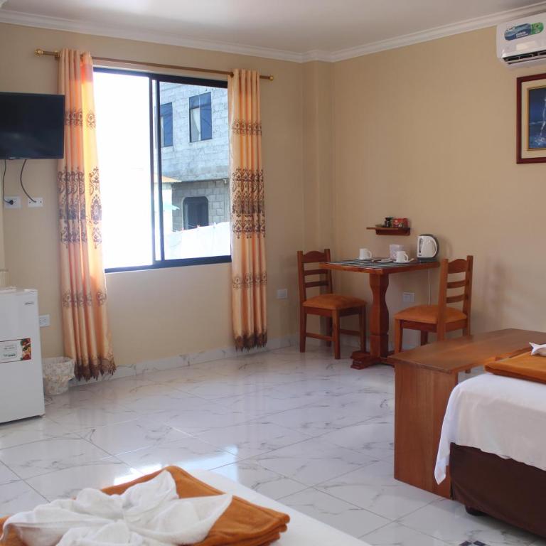 Hostal Romy - Suite Triple - 4