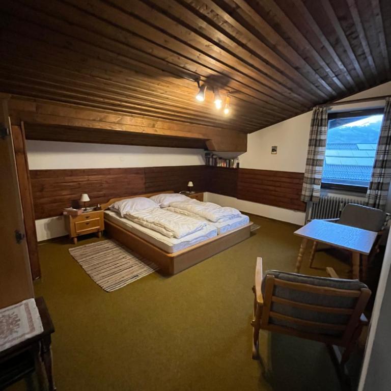 Dachgeschoss-Apartment in Skilift-Nähe - Apartment mit 1 Schlafzimmer - 2