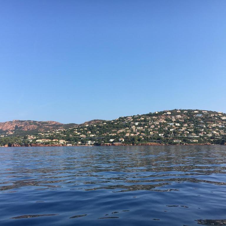 APPARTEMENT CAP ESTEREL CLIMATISE VUE MER - Appartement 1 Chambre - 25