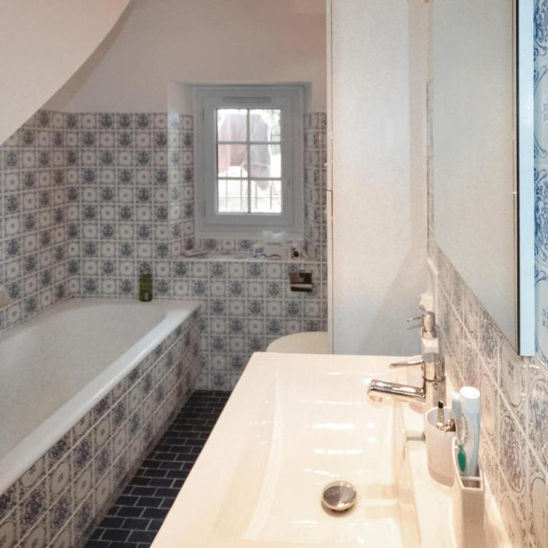 Amazing Home In La Gaude With House Sea View - Maison de Vacances 4 Chambres - 31