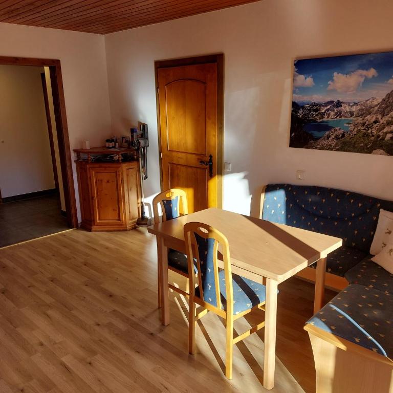 Ferienwohnung Tschengla mit eigener Sonnenterrasse - Wiese - Wlan - Appartamento - 12