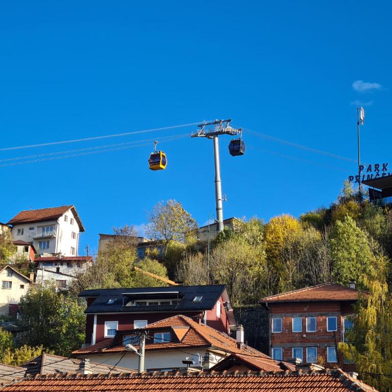 Gondola Apartment - Deluks Dvokrevetna Soba sa Bračnim Krevetom/Zasebnim Krevetima i Pogledom na Grad - 3