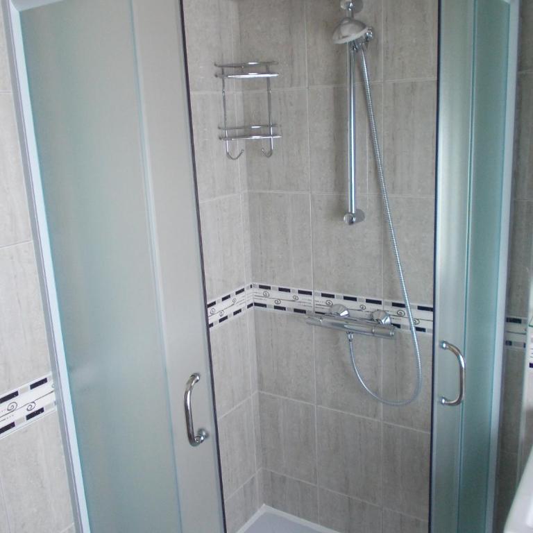 Apartments Sutorina - One-Bedroom Apartment with Balcony and Sea View - 2