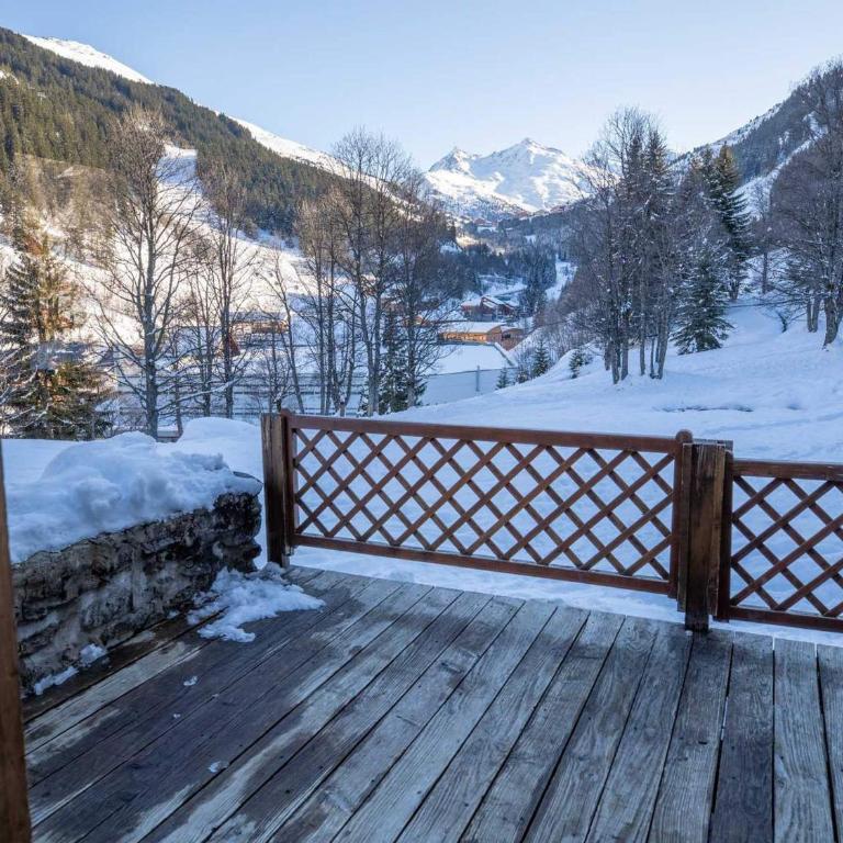 Chalet spacieux à Méribel avec terrasse ensoleillée et cheminée - Chalet 3 Chambres - 2
