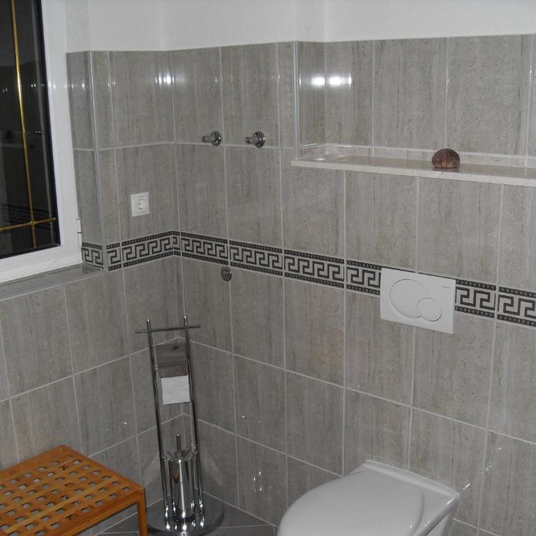 Apartments Sutorina - Three-Bedroom Apartment with Balcony and Sea View - 19