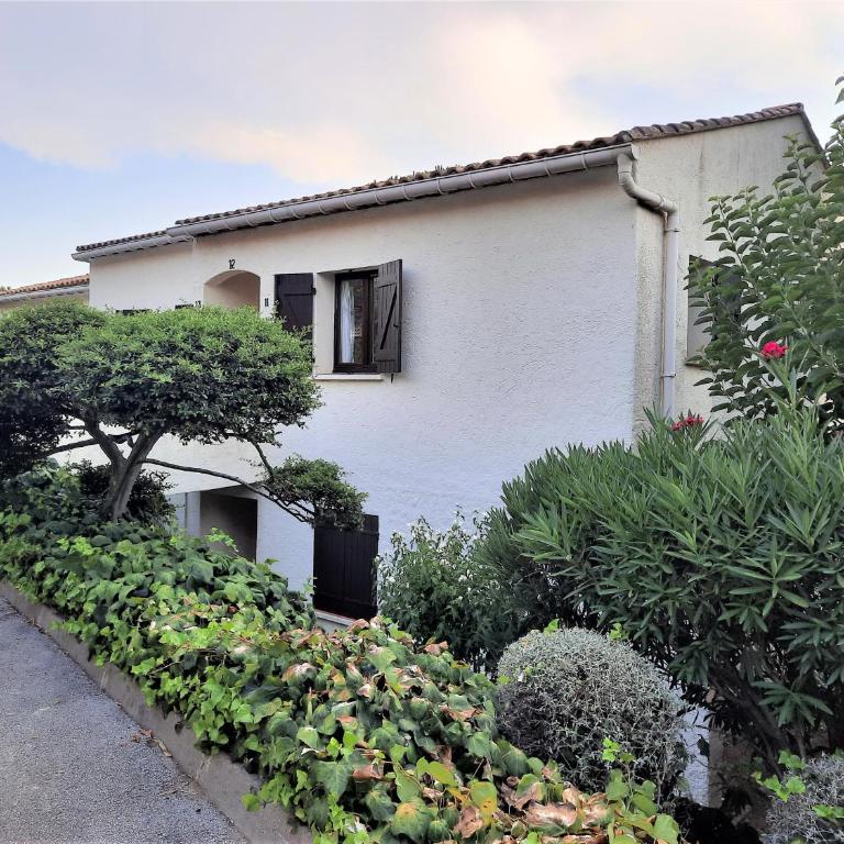 Cavalaire sur mer Appartement T3-160 m plage - 800 m Centre-ville. Park - Appartamento con Vista Giardino - 1