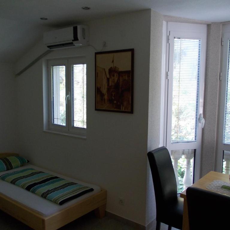 Apartments Sutorina - Studio with Garden View - 1