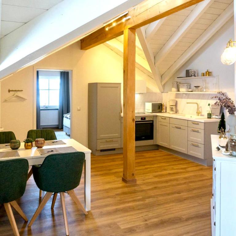 Toller Ausblick, Berge, Sonne, Balkon - Zentral in Sonthofen GR - Apartment mit 1 Schlafzimmer - 2