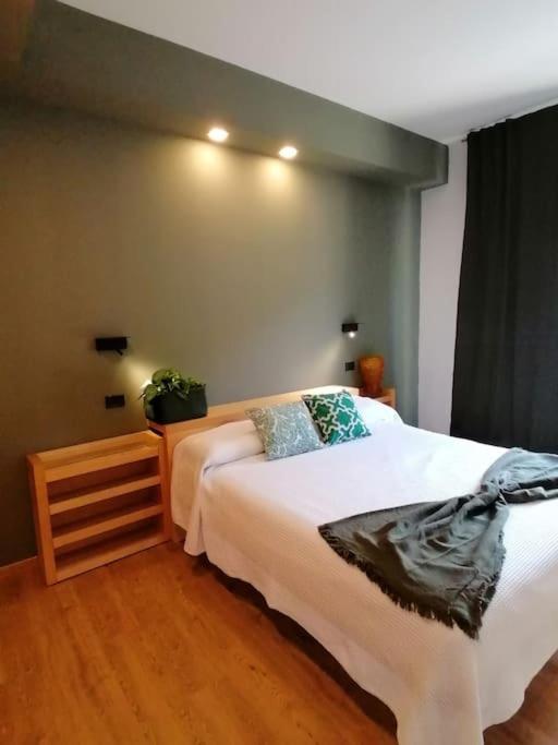 Arona 03 centralissimo ampio bilocale con garage - Appartamento con 1 Camera da Letto - 20