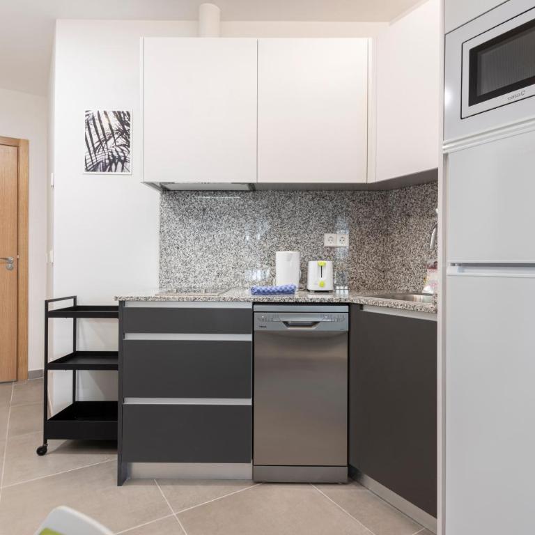 Dobo Madrid América - One-Bedroom Apartment - 16