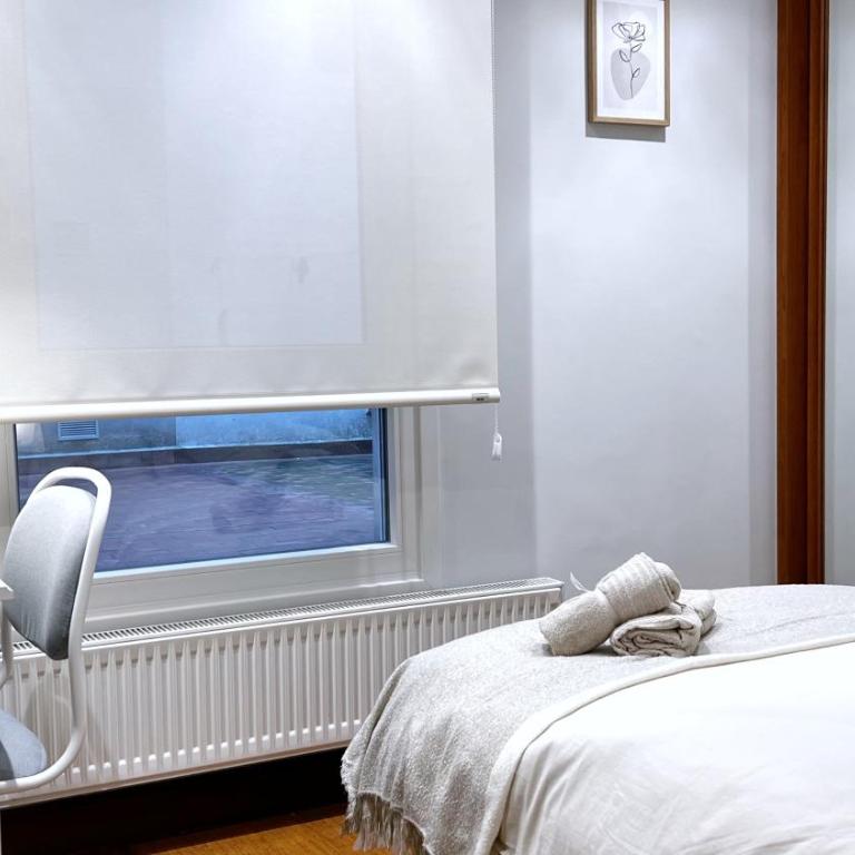 Blas de Otero, Vivienda Turística Reformada con Wifi - Three-Bedroom Apartment - 7