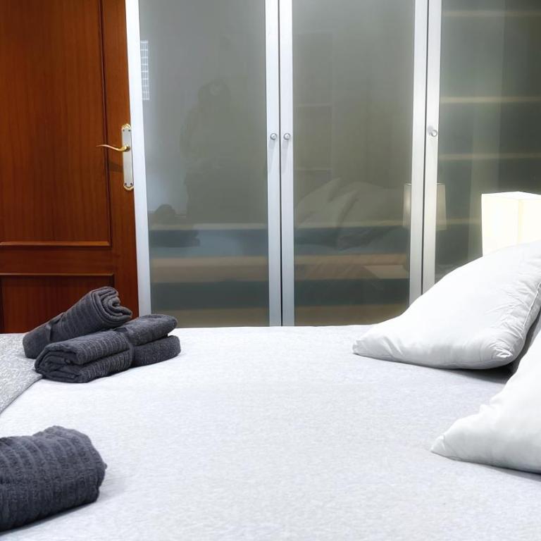 Blas de Otero, Vivienda Turística Reformada con Wifi - Three-Bedroom Apartment - 20