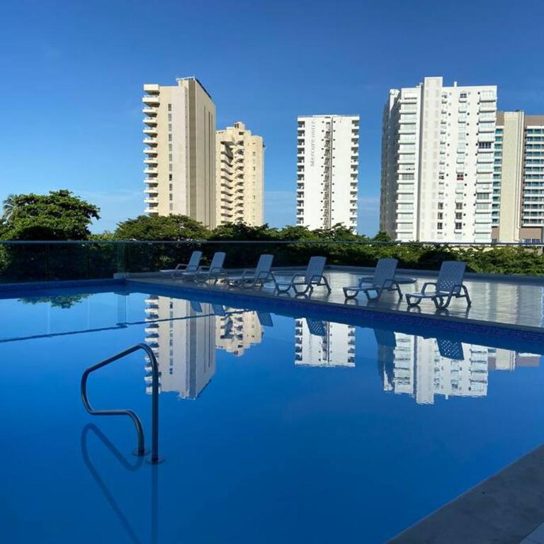 Modern well-equipped 4 PPL condo/5 MIN beach walk - One-Bedroom Apartment - 2