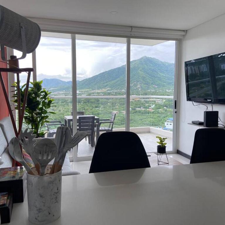 Modern well-equipped 4 PPL condo/5 MIN beach walk - One-Bedroom Apartment - 16