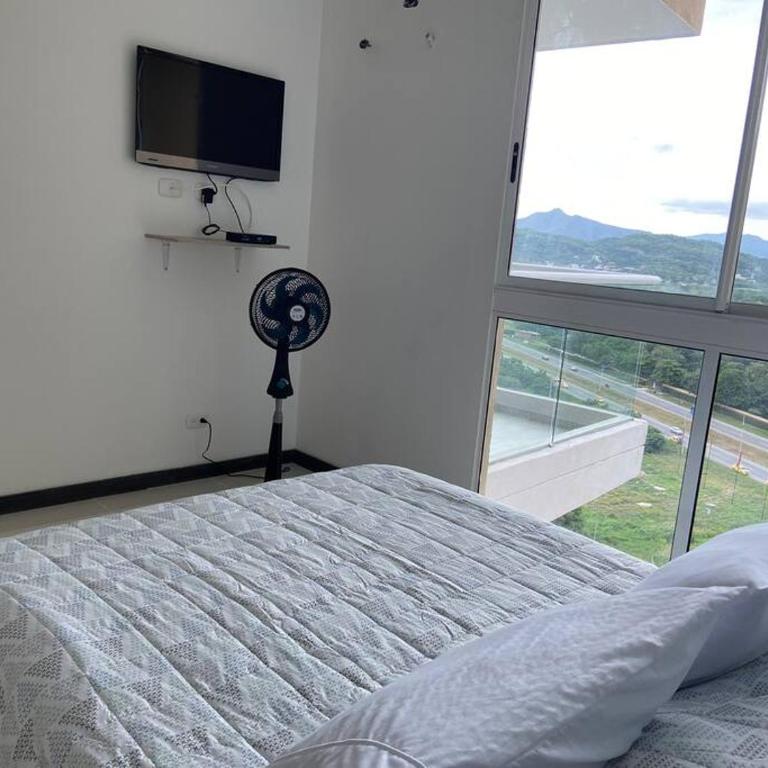 Modern well-equipped 4 PPL condo/5 MIN beach walk - One-Bedroom Apartment - 17