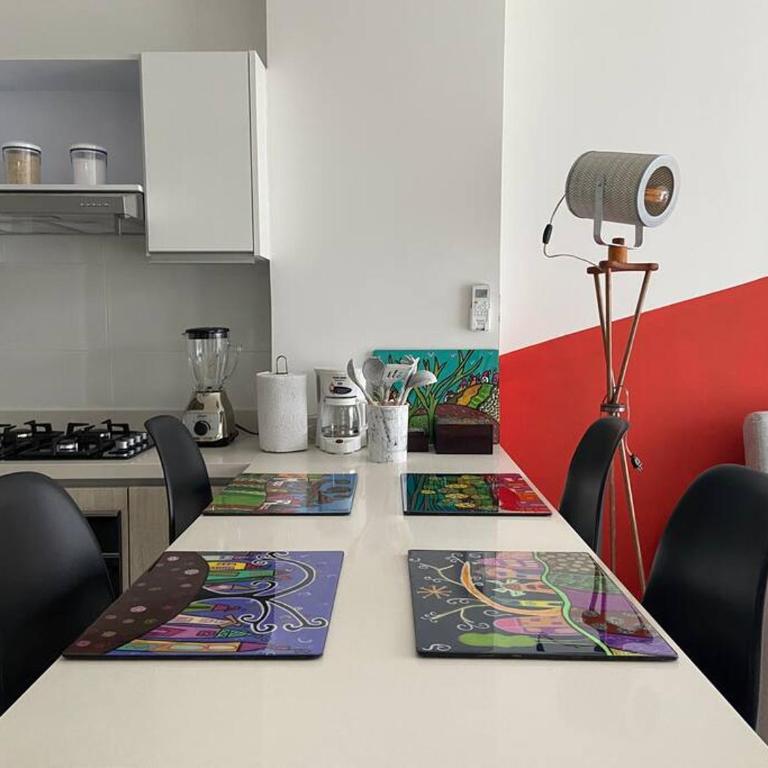 Modern well-equipped 4 PPL condo/5 MIN beach walk - One-Bedroom Apartment - 27