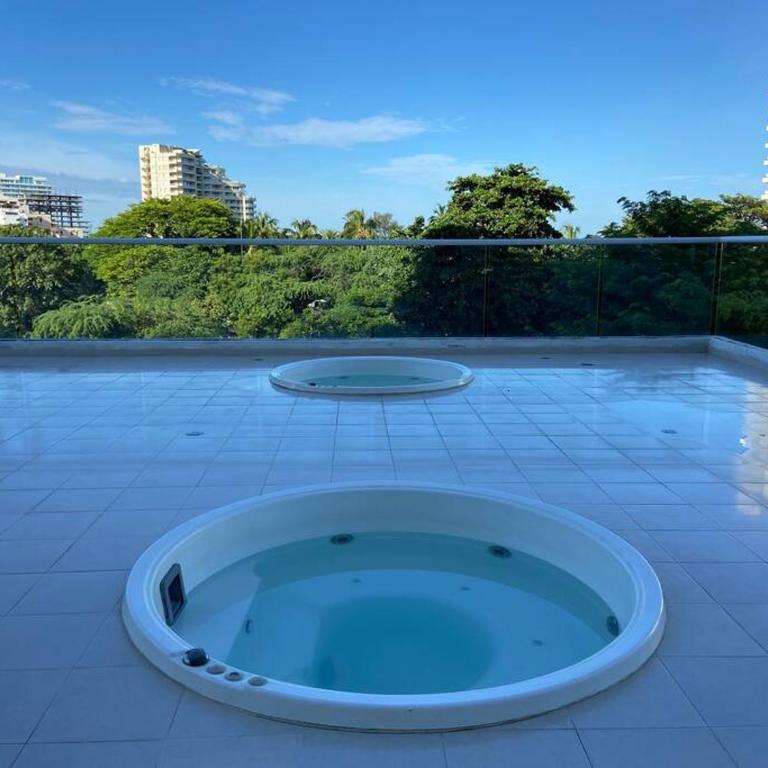 Modern well-equipped 4 PPL condo/5 MIN beach walk - One-Bedroom Apartment - 37
