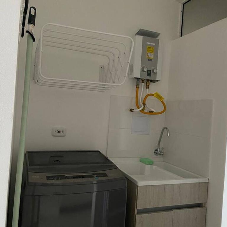 Modern well-equipped 4 PPL condo/5 MIN beach walk - One-Bedroom Apartment - 39