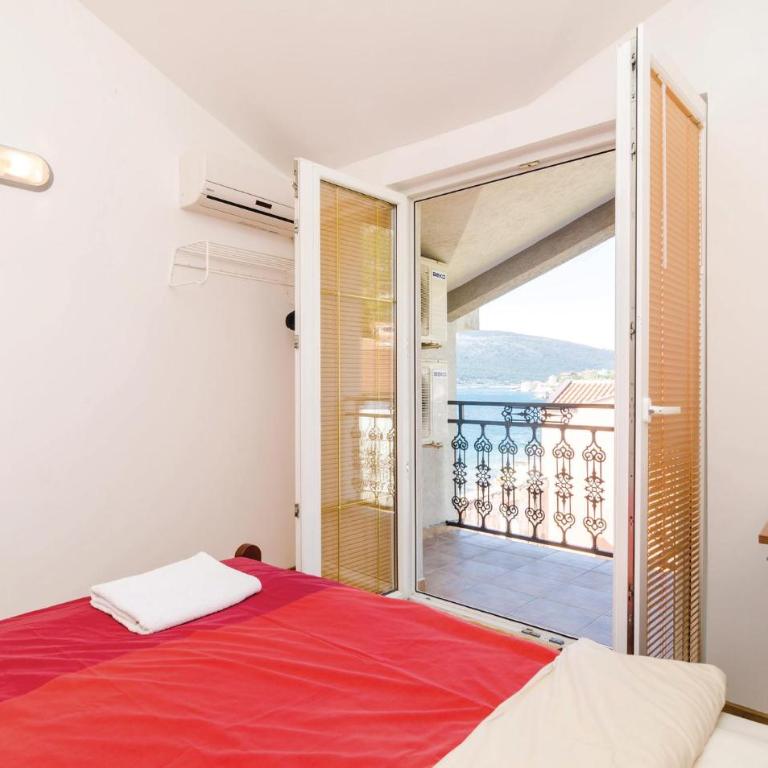 Apartment Baosici Baosici - Three-Bedroom Apartment - 13