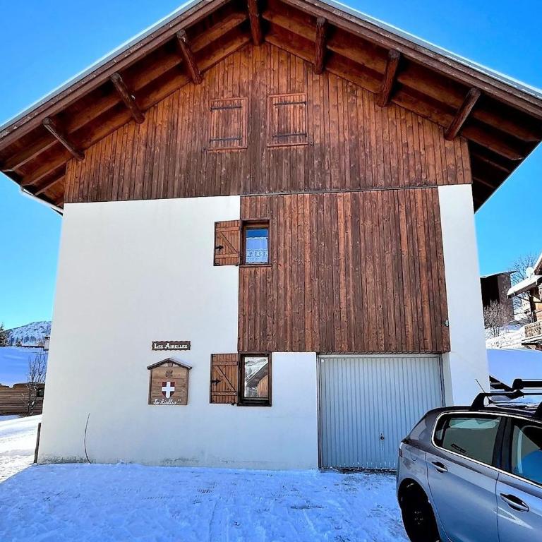 Appartement Chalet 46m², Garage, Proche Pistes, WIFI - Appartement 1 Chambre - 9