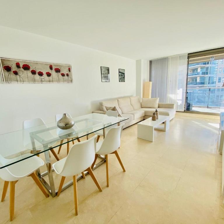 Akira Flats Diagonal Mar Apartments - Four-Bedroom Apartment with Terrace - 4th Floor - 5