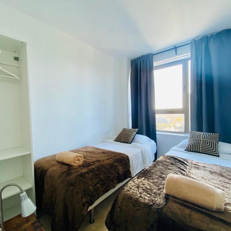 Akira Flats Diagonal Mar Apartments - Four-Bedroom Apartment with Sea View - 10th Floor - 17