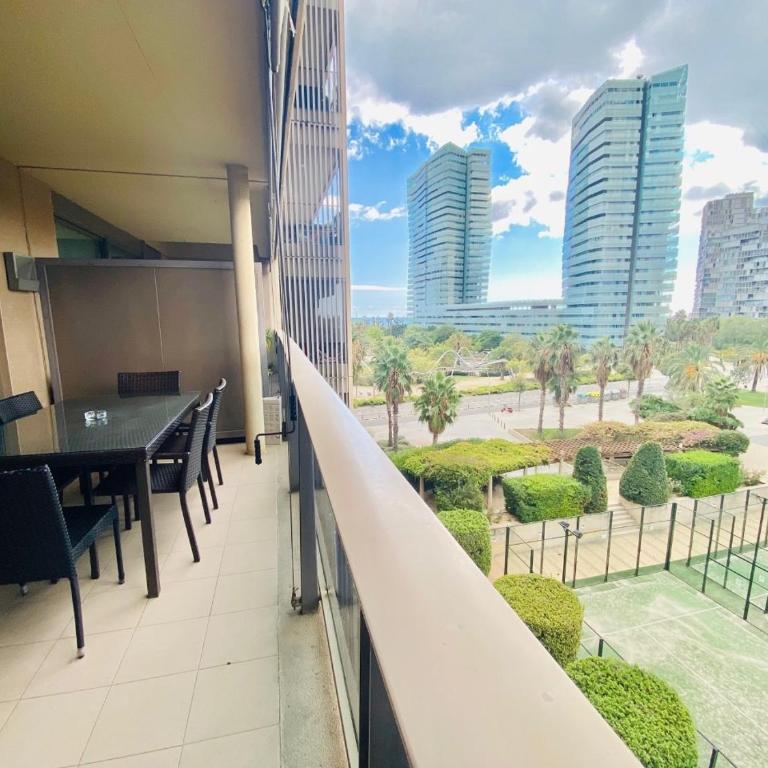Akira Flats Diagonal Mar Apartments - Four-Bedroom Apartment with Terrace - 4th Floor - 4