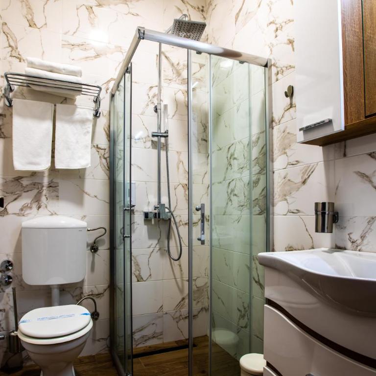 Garni Hotel Royal Crown - Chambre Double avec Balcon (2 Adultes + 1 Enfant) - 5