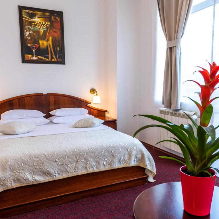 Garni Hotel Royal Crown - Chambre Triple - 1