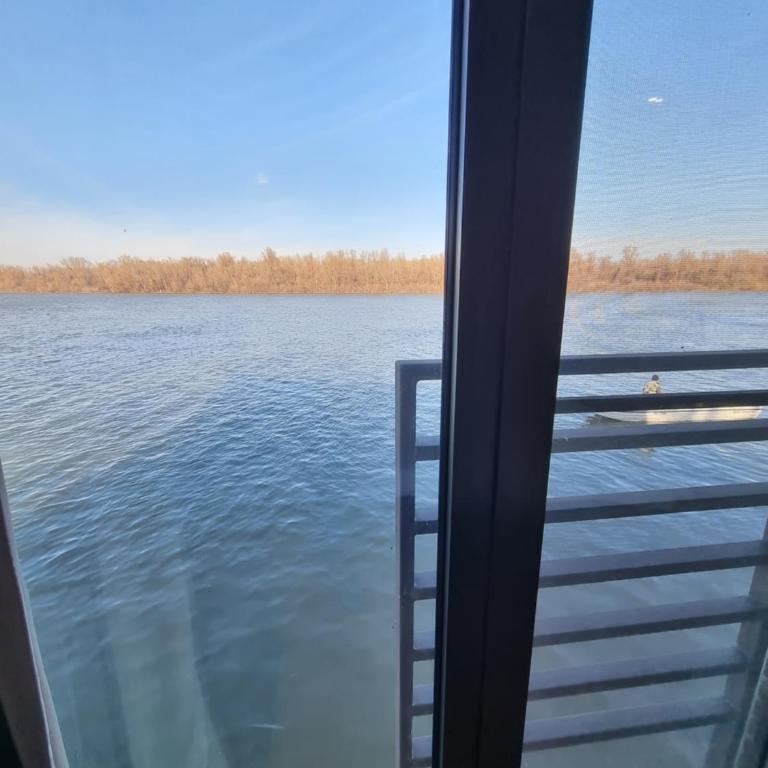 B&B Botel Charlie - Dvokrevetna Soba s Bračnim Krevetom/ 2 Zasebna Kreveta i Pogledom - 4