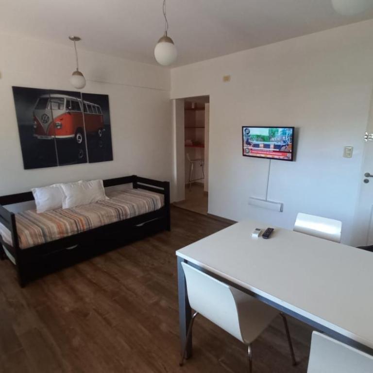 Depto calle 18 - soleado y con balcon - Apartamento - 1