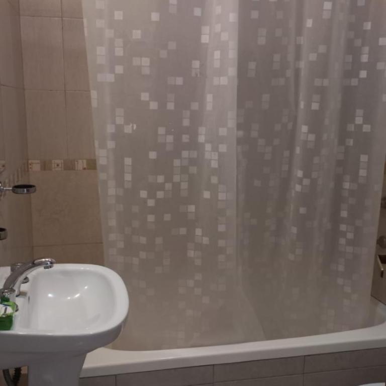 Depto calle 18 - soleado y con balcon - Apartamento - 20