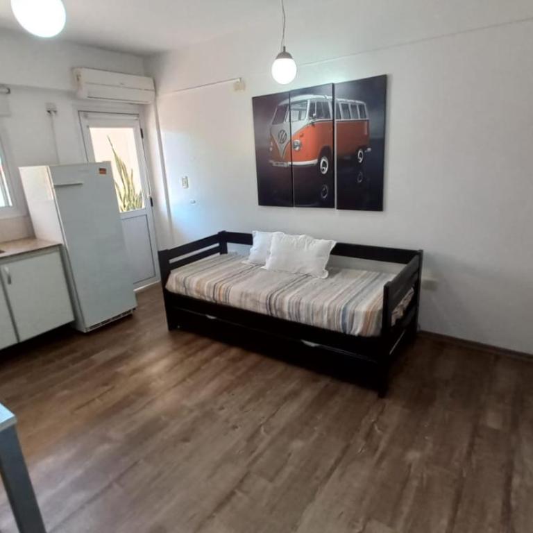 Depto calle 18 - soleado y con balcon - Apartamento - 22