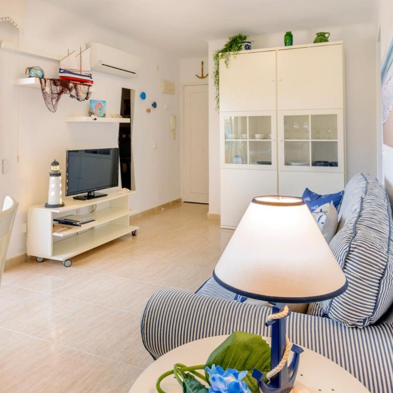 A 3 minutos de la playa. Cerca del centro - Three-Bedroom Apartment - 3