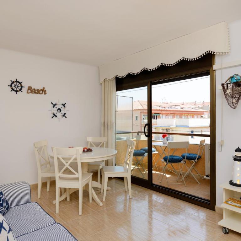A 3 minutos de la playa. Cerca del centro - Three-Bedroom Apartment - 6