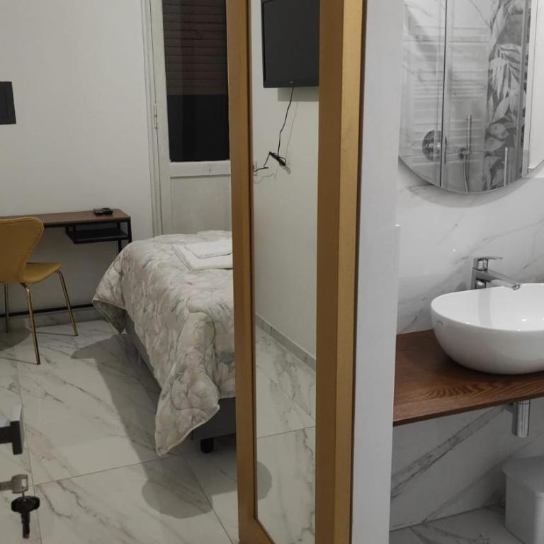 B&B Alle mura di San Giovanni - Camera Queen con Balcone - 2