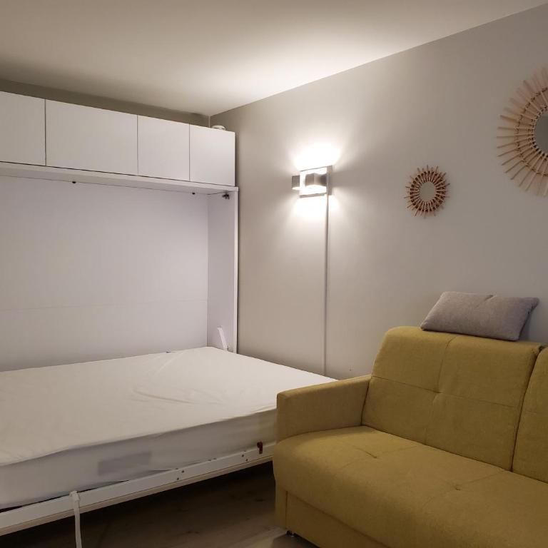 MIOUGRANO Studio 25m2 Piscine 300m Plage - Studio avec Vue sur Jardin - 6