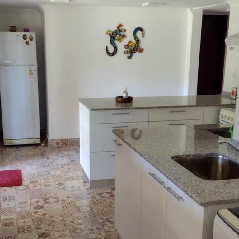 Doña Haydee - Three-Bedroom House - 4