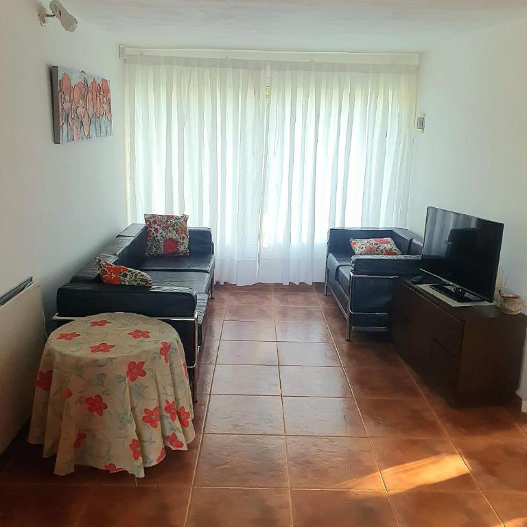 Doña Haydee - Three-Bedroom House - 9