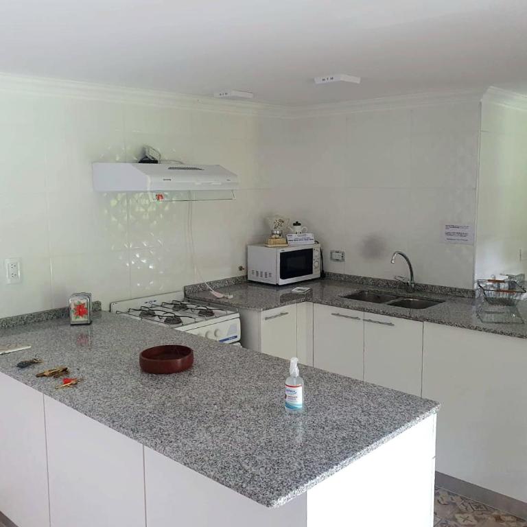 Doña Haydee - Three-Bedroom House - 6