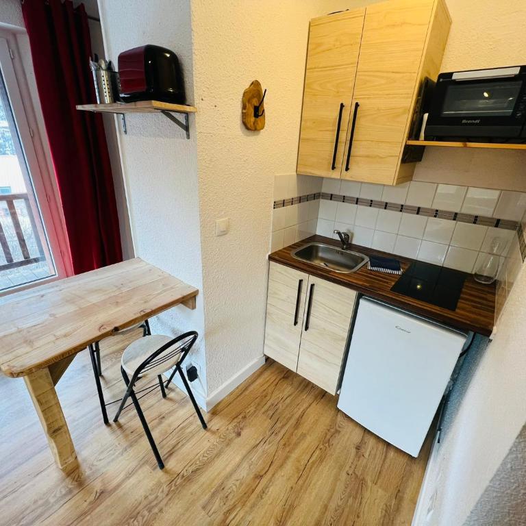 Studio Montagne - Plein Soleil et Terrasse - Appartement 1 Chambre - 4