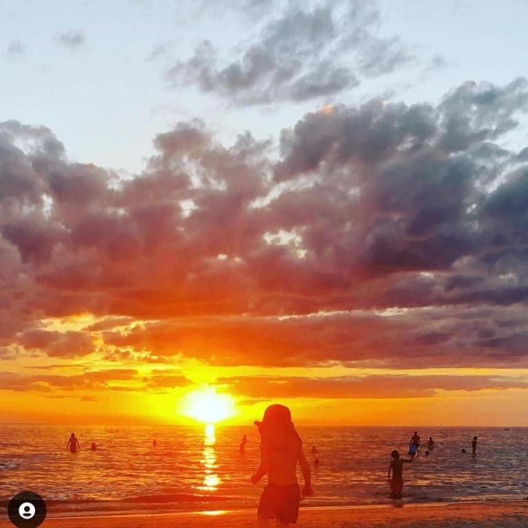 Casa playa hermosa frente al mar - Four-Bedroom House - 1