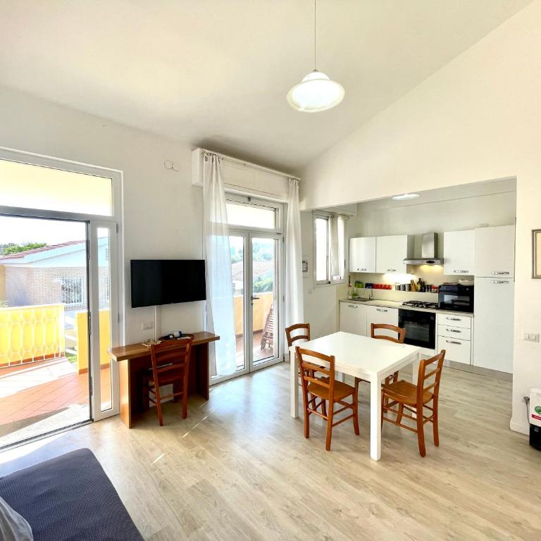 Villa Poetto Beach by Home and Experience , Cagliari, Poetto - Two-Bedroom Apartment - 7