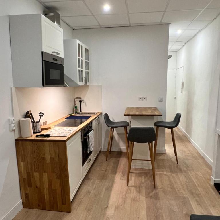 Studio Climatisé Centre Ville #9 - One-Bedroom Apartment - 11