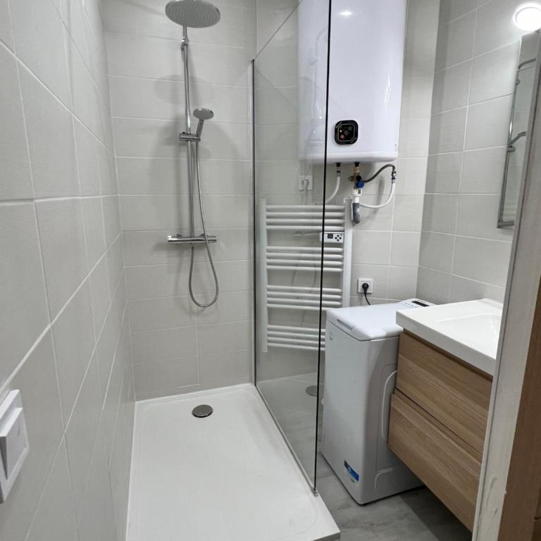 Studio Climatisé Centre Ville #9 - One-Bedroom Apartment - 9