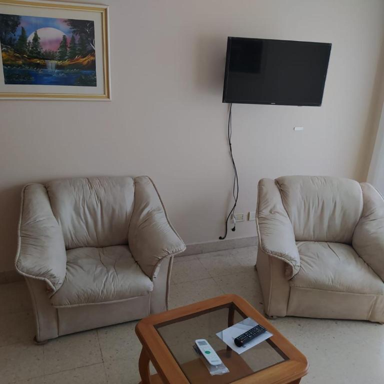 Departamento en Mar del Plata, excelente ubicación, pleno centro, 3 habitaciones, solo grupo familiar, no se permiten grupo de jóvenes - Apartamento de 3 dormitorios - 25